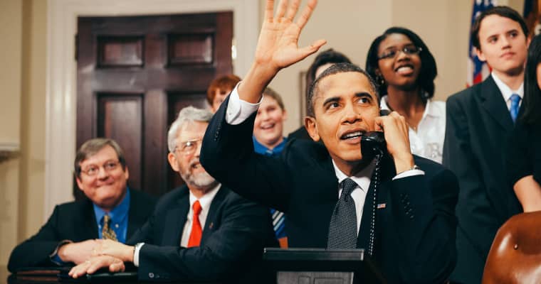 Mehr über den Artikel erfahren Obama teams up to take aim at Trump